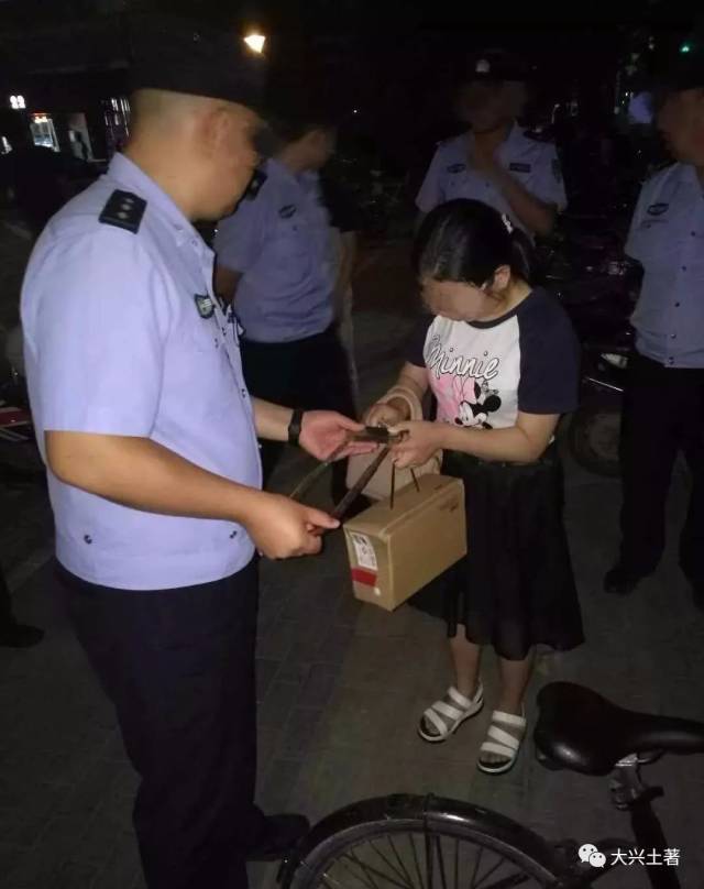 大兴有俩女孩被拘留,就因为干了同样一件事.