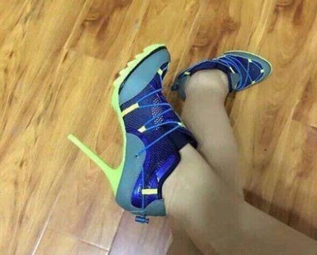这到底是高跟鞋还是运动鞋,这么奇葩的鞋你见过吗