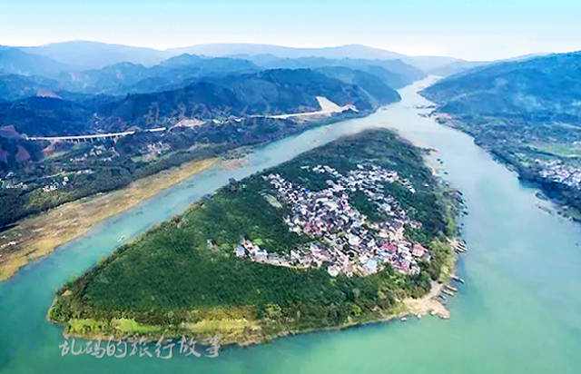 位于广西柳州市柳江河一座小岛上的丹洲古镇,始建于明万历十九年