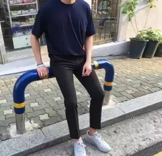 男生帅气又自然的拍照绝杀姿势,看图就会,随时随地大长腿