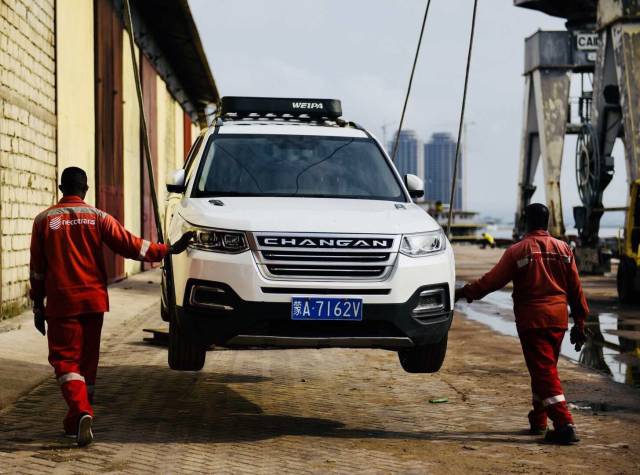 从刚果布到刚果金 花了2000美金轮渡费