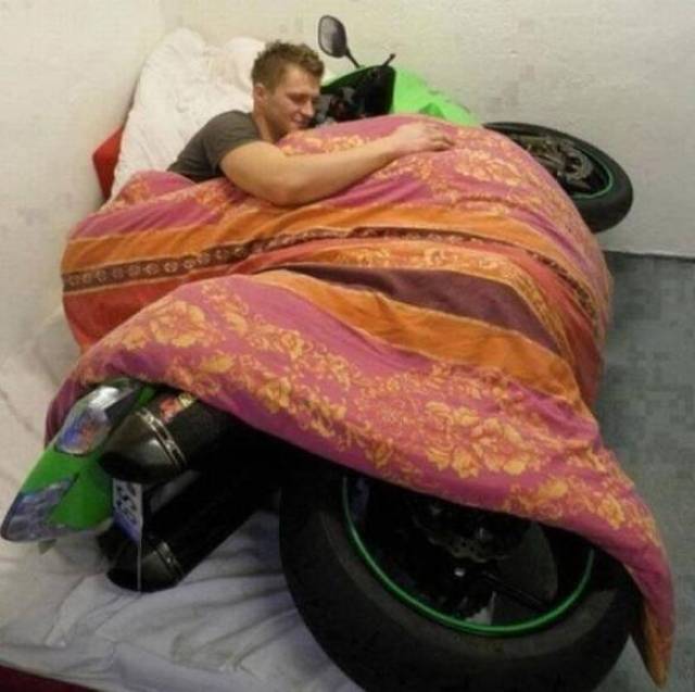 搞笑gif图:女朋友的名字,太尴尬了-搞笑频道-手机搜狐