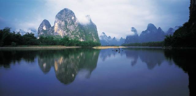 梦幻漓江 自1973年被国务院确定为对外开放的旅游城市以来,已有180多