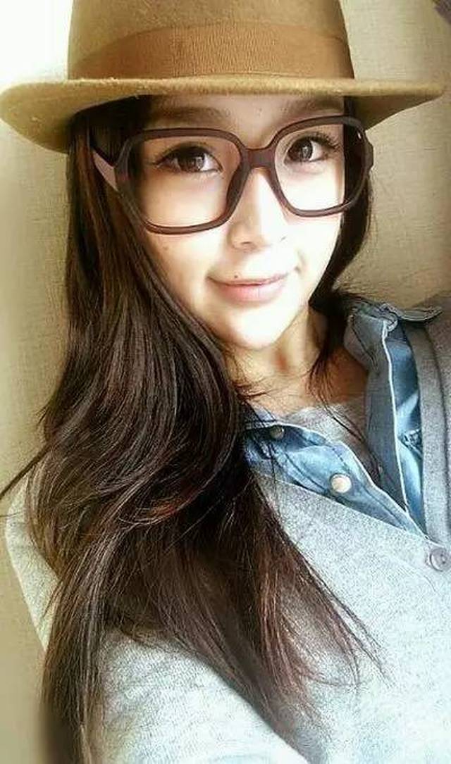 干货| 戴眼镜怎么自拍好看?