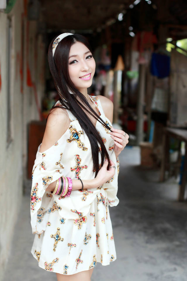 美女摄影:邻家艳丽少妇