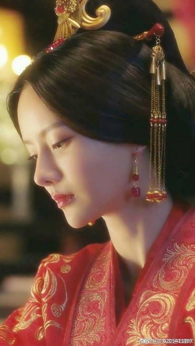 那些长相惊鸿一瞥却不红的古装明星,曾经和舒畅齐名如今无人问津