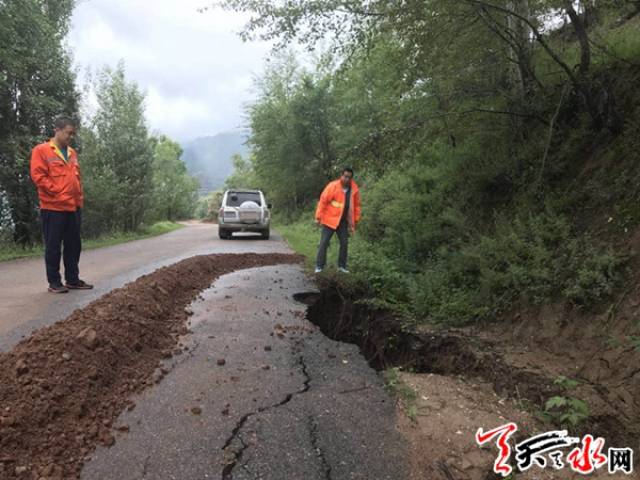 武山公路管理段全面排查公路安全隐患