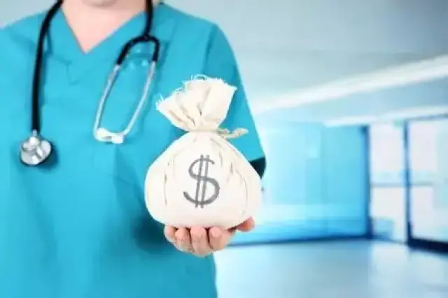 又吓尿了!小孩在美国医院喝了杯奶+睡了一觉,竟要收费2万刀!