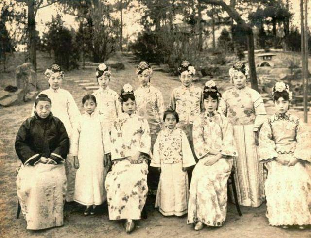 珍妃,光绪皇帝最喜爱的妃子,被慈禧丢进了井中淹死了 完颜立童记