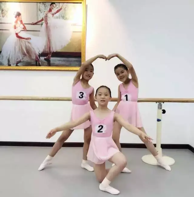 捷报】2018年凯兰帝美学中心英皇芭蕾考级圆