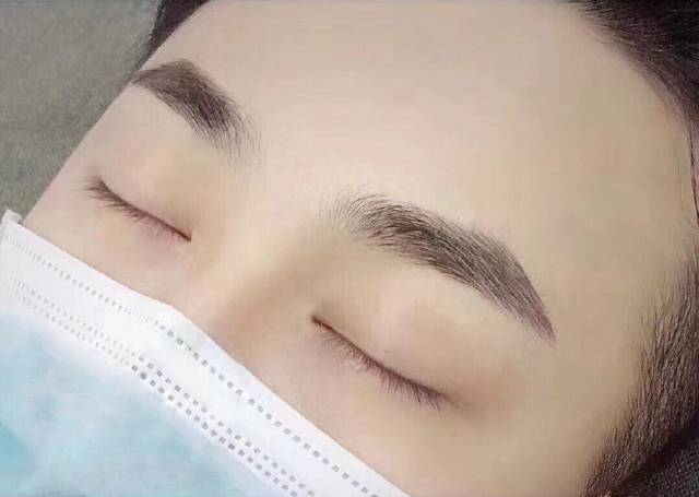 谁说男士不能学纹绣,不能纹眉?