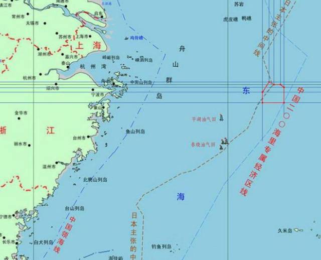 美军头铁不听劝!顶着台风深夜闯入东海,在油田上空盘旋数小时