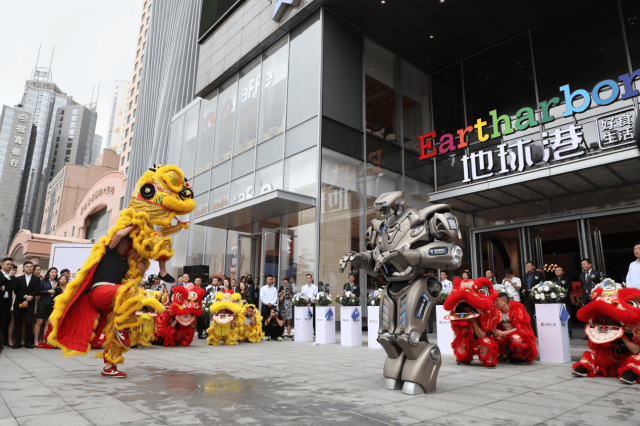 十大升级打造新零售创新2.0 地球港青岛未来广场店开业