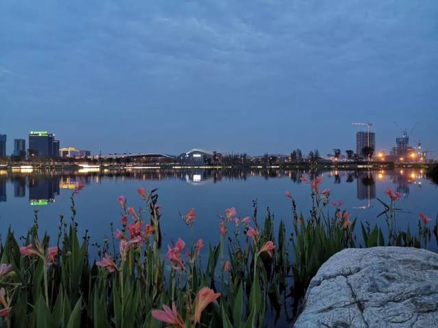 兴隆湖全景      