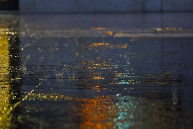红绾| 听见下雨的声音