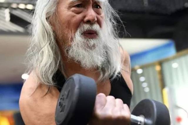 64岁赵雅芝, 53岁刘嘉玲为何不老?而30岁的你已经油腻不堪