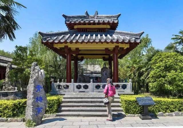 景区环境优美,文化底蕴丰厚,是《文物古迹游》三国旅游线上的