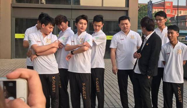 虽然xq这届kpl表现一般,但是一直以来,对这支战队印象还错,希望xq能够