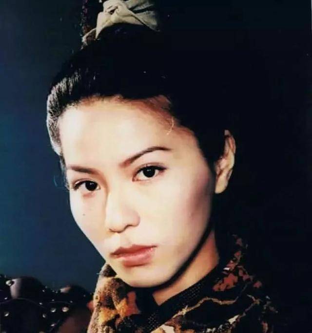 TVB花旦拍节目烂面烂足一个月 曾两遇渣男今