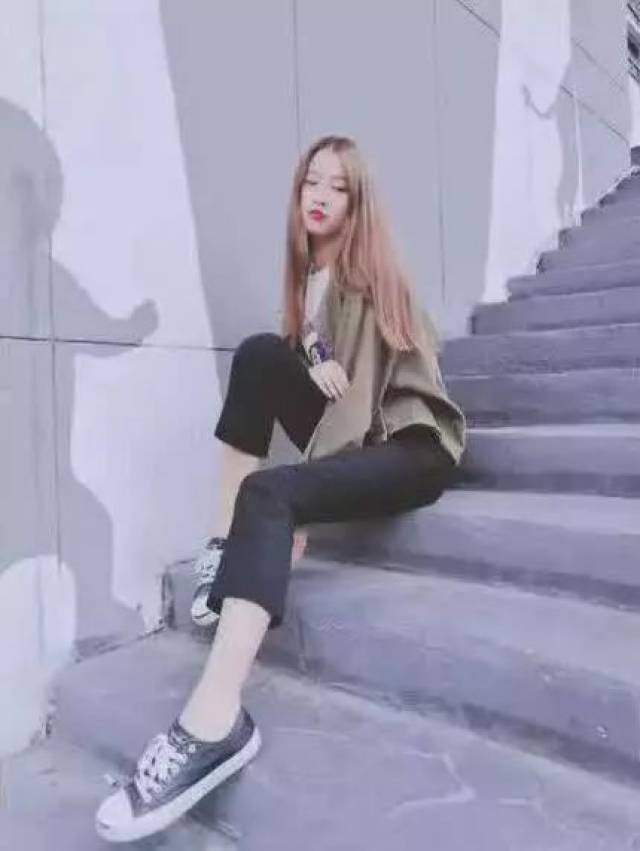 你可能还不知道,拍出大长腿照片有大招!