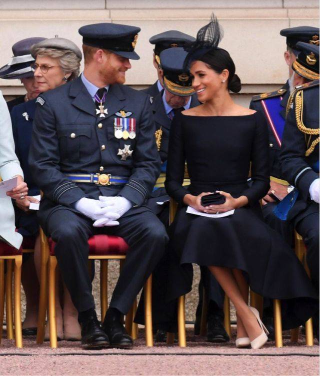 百架战斗机空中齐舞,庆祝英国皇家空军100周年!