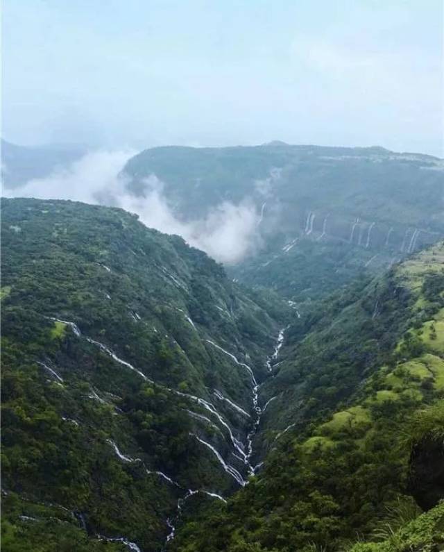 上榜理由:这片崎岖山脉已经被联合国教科文组织列入全球最佳生物多样