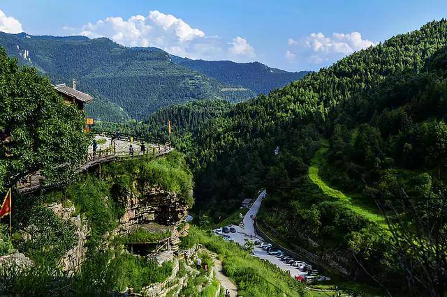 山似芦芽谁点缀,引人入胜自然美—芦芽山风景名胜区