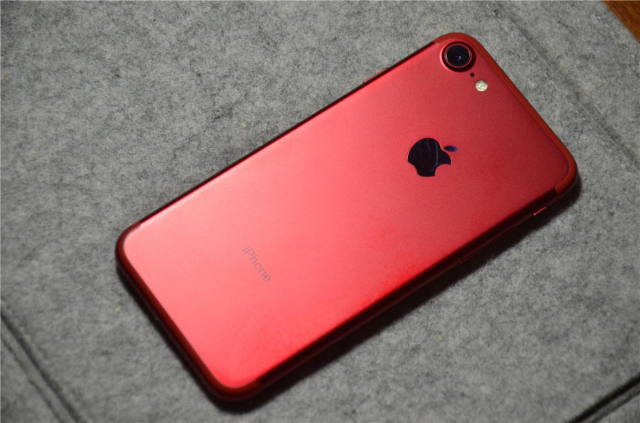 iphone 8 plus红色特别版:经典和变革的过渡