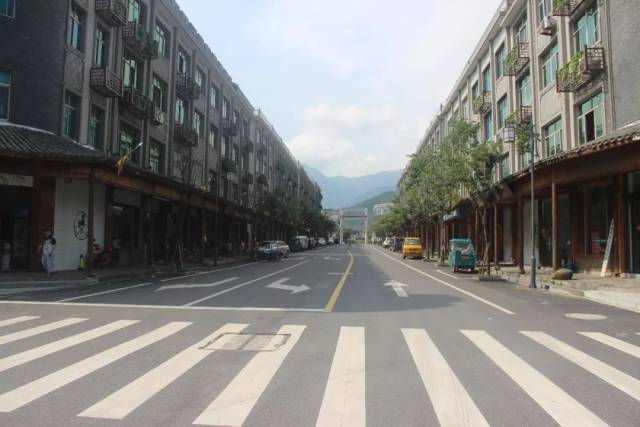 7月20日起,杨林镇将对不按规定停放机动车实施抓拍!细则来了