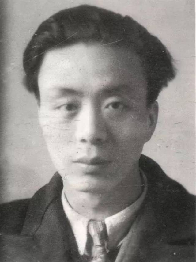 艾青(1910-1996)