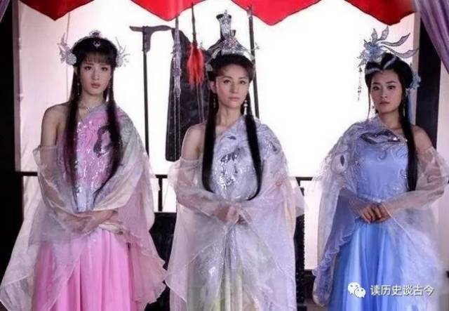在明清小说《封神演义》中,"三霄娘娘"因为兄长赵公明之死,怒而出山