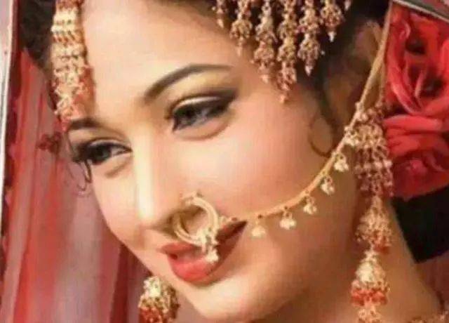 印度女子为何一定要在鼻子"穿眼儿"且不能随便对"鼻环