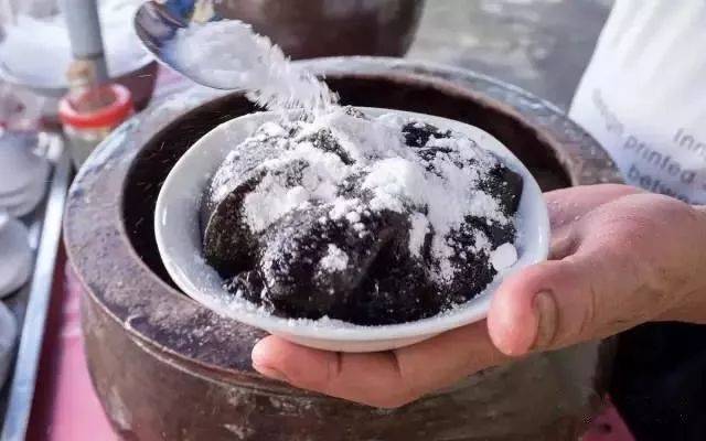 炎炎夏日里,潮汕人有这样一种送到家门前的美食潮汕草