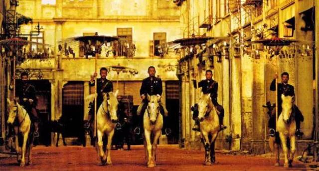 今日影评|他的眼里,总装着荷尔蒙四射的男人。