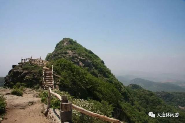 东泉假日酒店(温泉) 小黑山 标签:登山  地址:大连市普兰店区小黑山风