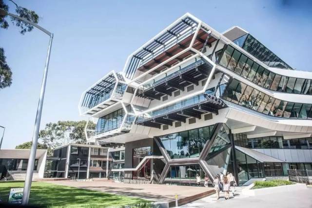 莫纳什大学世界排名_莫纳什大学(2)
