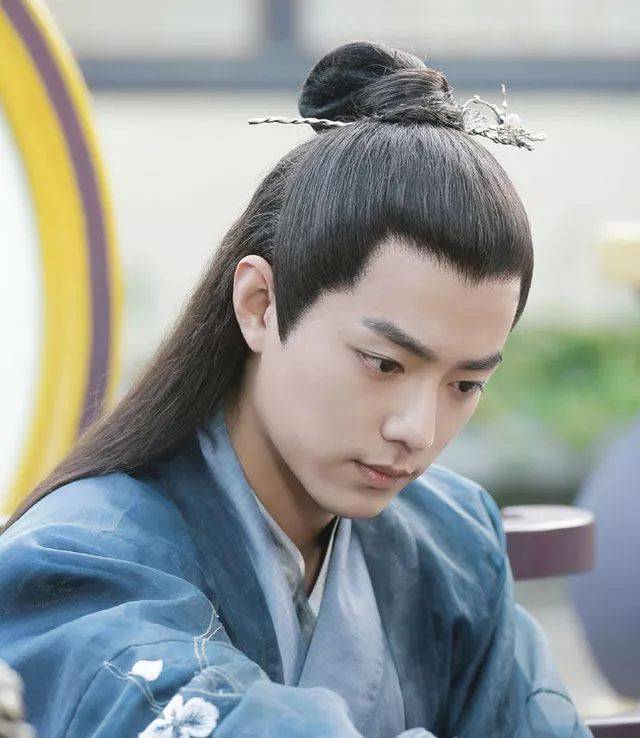 古装PK现代装,温润儒雅和清新少年气,哪一种更