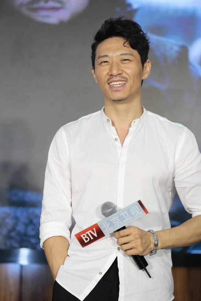 《面具》领跑收视引热议 演员句号饰"鹿晗老师"成笑料