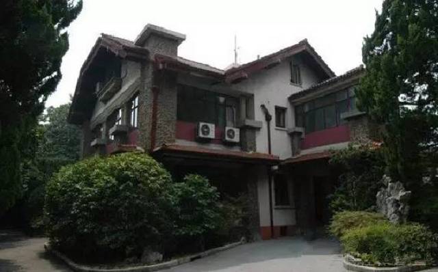 湖南路262号,又名湖南别墅,建于1931年,上海市第三批优秀历史建筑.