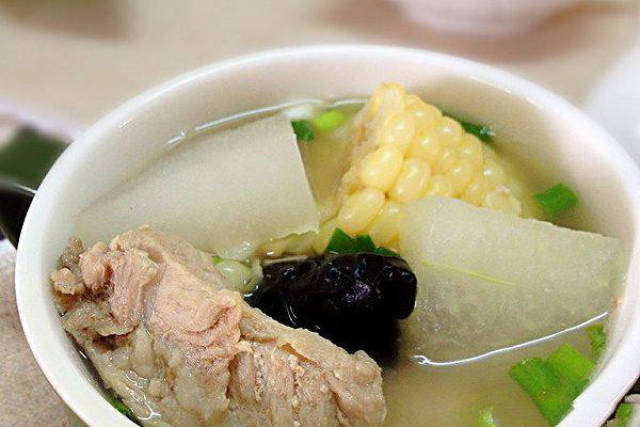 排骨汤怎么炖好喝?教你5招,轻松炖出味道鲜美