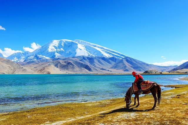 驻足世界山脉的汇聚地帕米尔高原 "帕米尔"是塔吉克语"世界屋脊"之意