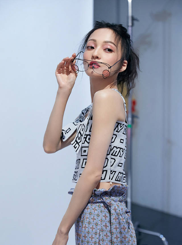 张韶涵复出衣品在线!36岁穿成18岁的少女,网友:隐形的