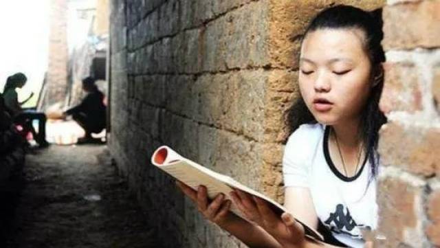 湖南乡村小学学生考试成绩奇差,两位代课老师