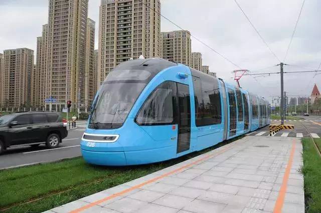 是不是超级高端!以后在南滨路上坐着电车,欣赏重庆的网红江景.