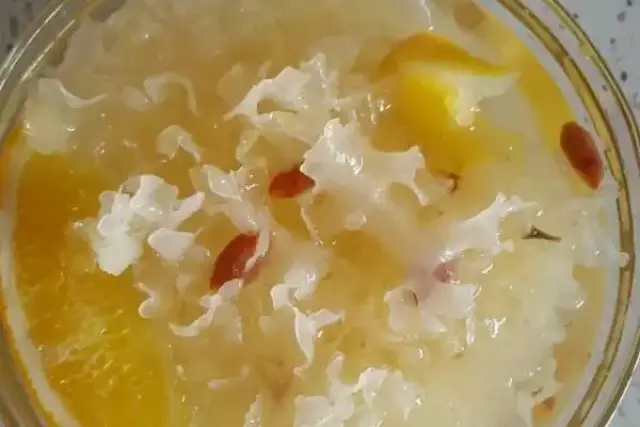 三伏将近 | 肠胃不好就别吃雪糕,来一碗清爽的果味银耳羹吧!