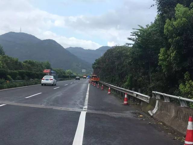 g沈海高速塘岭隧道夜间全断流施工,北上车辆请绕行!
