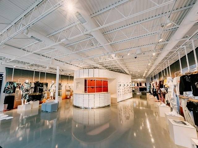 耐克在洛杉矶开了一家新概念店 专门卖当地人最爱的运动鞋