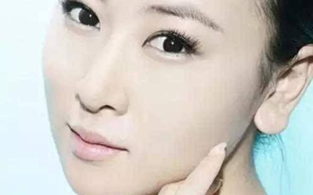 耳垂厚大的女人会富贵吗?