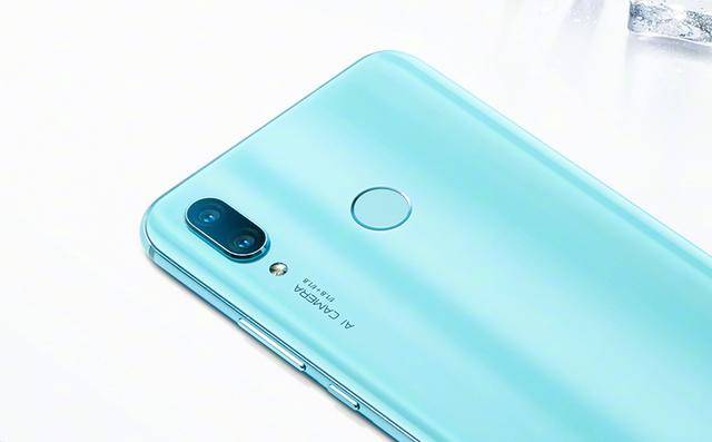 华为nova3将于7月18日发布:高颜值爱自拍,樱草金撞色三星note9