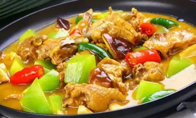 观阵山 ▼ 西河景区 ▼ 图片来源:信阳老家 美食特产甲天下 商城炖菜